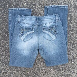 Low rise Lei jeans.